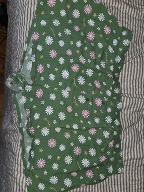 Victoria's Secret Green Daisy-Print Shorts with Pink & White Flowers